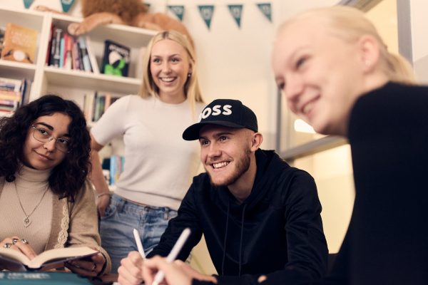 Elever i ett grupprum
